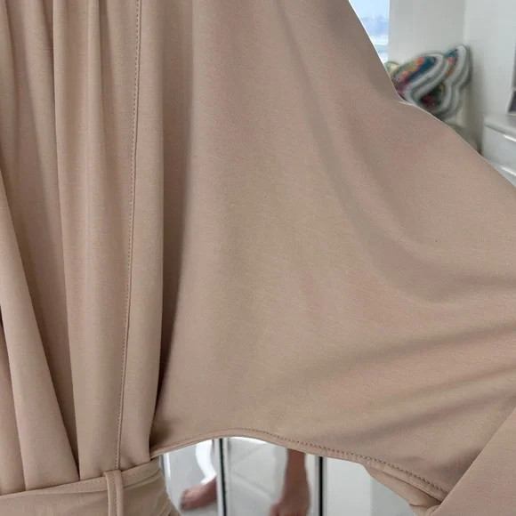 Chic Beige Jacket with Tie Belt - Picture 8 of 13